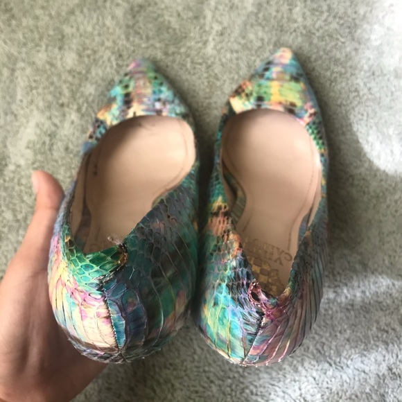 Vince Camuto Snakeskin pumps - Picture 6 of 7